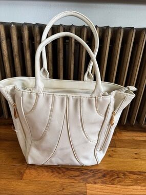 Elegant Cream Faux Leather Tote Bag with Gold Accents